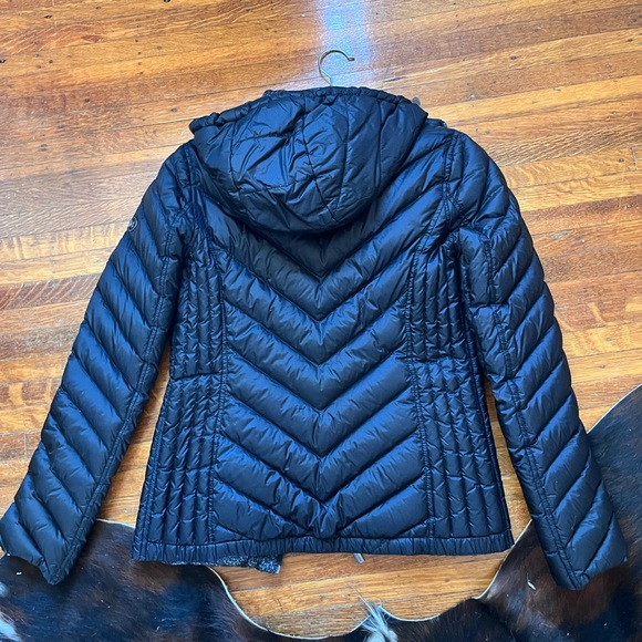 MICHAEL KORS Reversible Black Puffer Coat - Picture 2 of 3